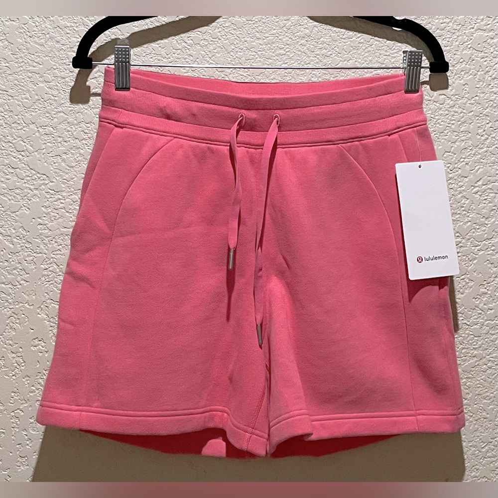 NEW Lululemon Scuba High Rise 5” Shorts Sakura Pink Size 8 with Pockets - Picture 7 of 9